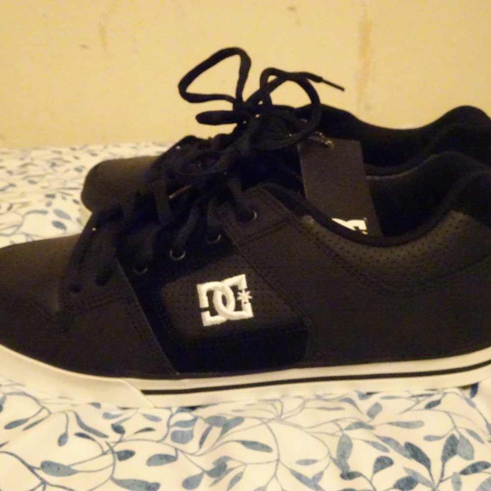 DC Pure Slim Black Skate Shoes Size 12 - MINT